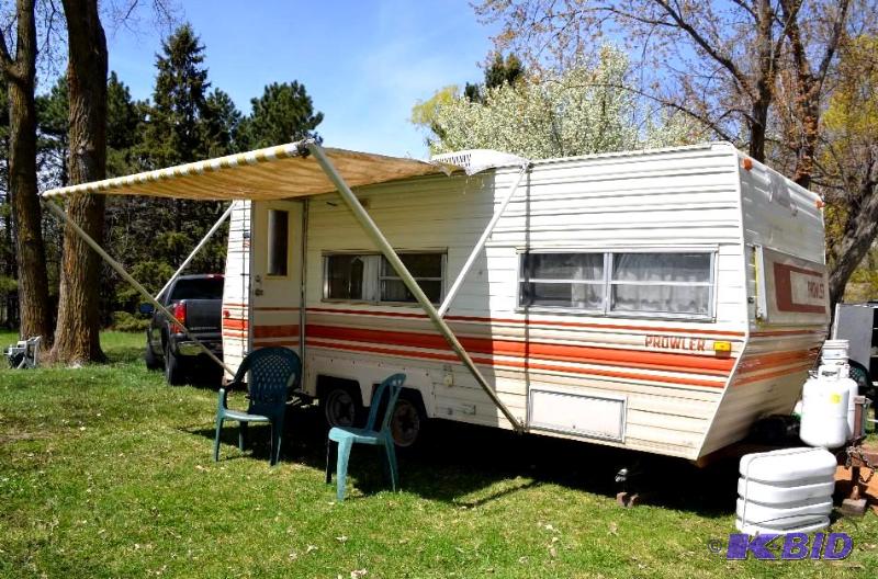 lot 3 image: 1980 Fleetwood Prowler   Air conditioning...