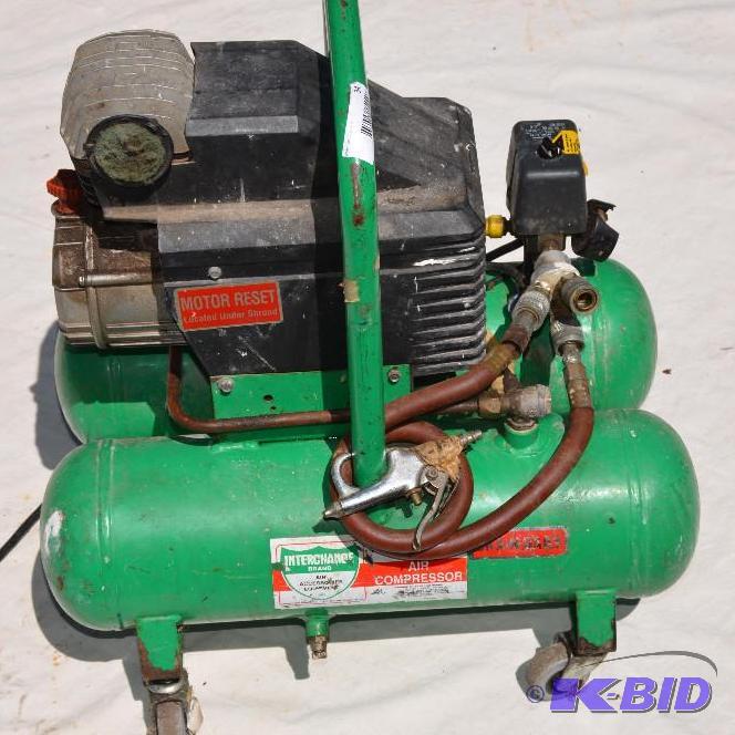 lot 34 image: Interchange air compressor 4.2 gallon...