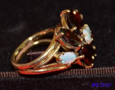 lot 4 image: 14k Gold Ring with beautiful Opals & Garn...