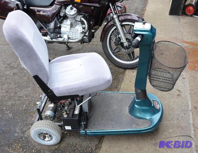 lot 40 image: PaceSaver Passport by leisure Lift electric s...