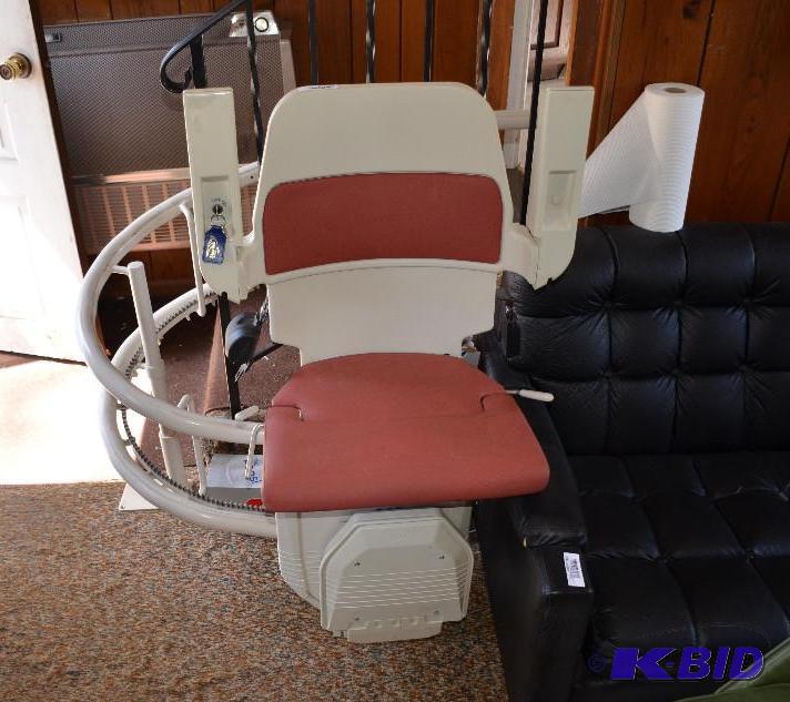 lot 43 image: Stannah power stair lift chair to go up 3 ste...