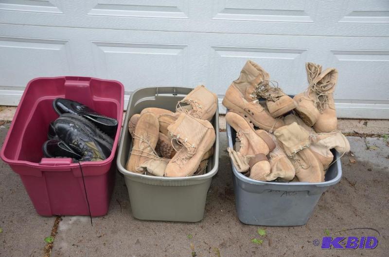 lot 32 image: Military boots 19 pair Belleville sizes 8-11....
