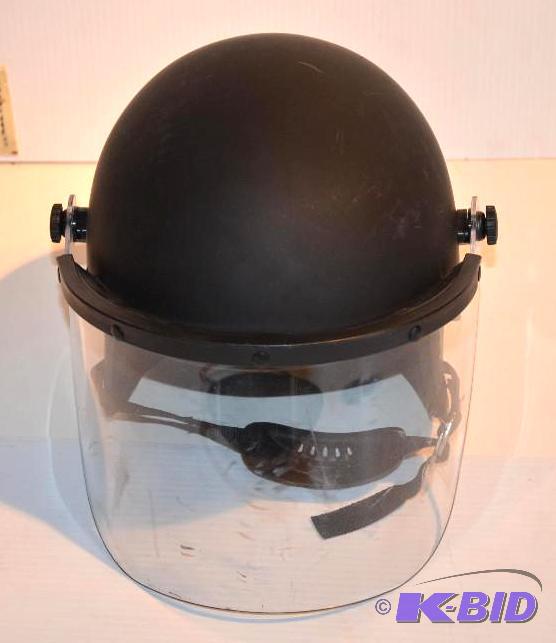 lot 59 image: TR-1 Riot helmet with face shield size LXL...