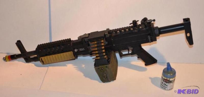 lot 72 image: STONER LMG, 5.56 mm Airsoft gun, 33" and...
