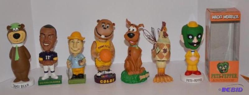 lot 77 image: Collection of bobble heads. Approximately 6&q...
