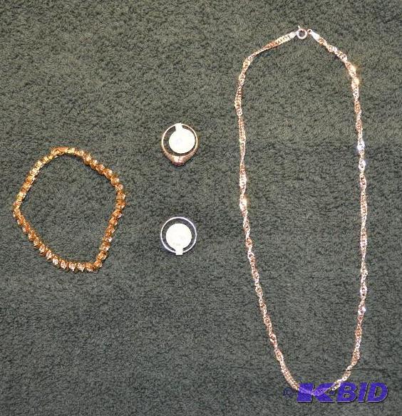 lot 88 image: Sterling silver necklace made in Italy, 2 ste...
