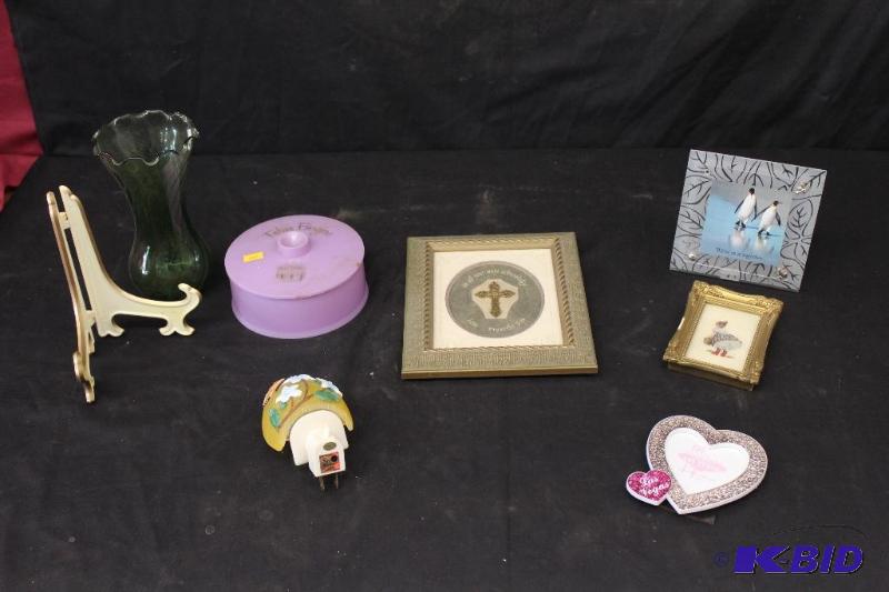 Assorted Decorative Items&nbsp...