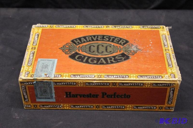 Cigar box of vintage hair curlers&nbsp...