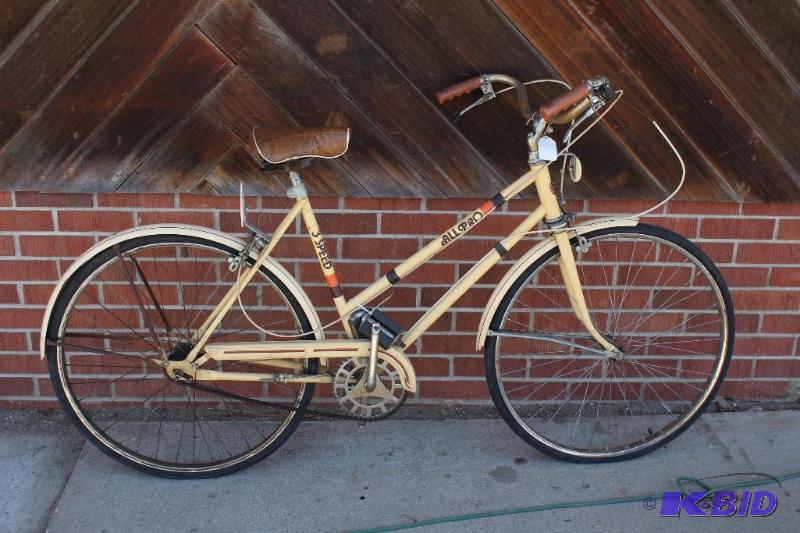 Vintage Ladies Bicycle&nbsp...