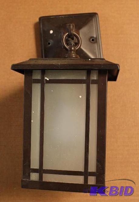 Exterior Lantern, missing mounting bracket, used customer return