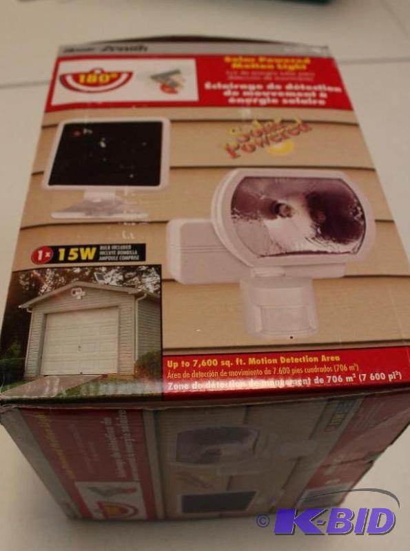 HeathZenith Solar Motion detector spotlight, appears complete, customer return