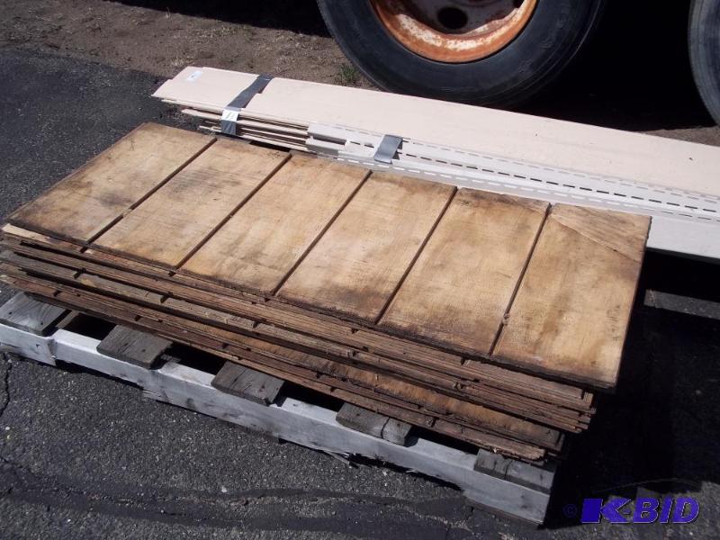 12 pieces of siding T111 remnants cedar, 19&q...