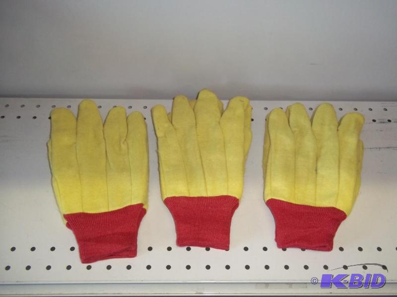 3 pair gloves...