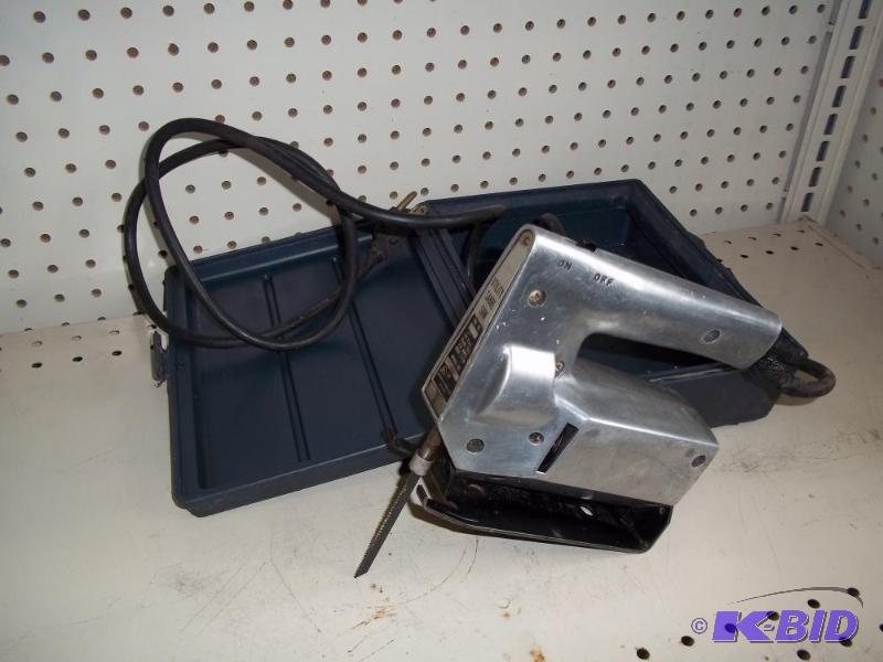 Utilty sabre saw with case, tested and works...