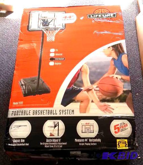 lot 1 image: Lifetime Portable Basketball System