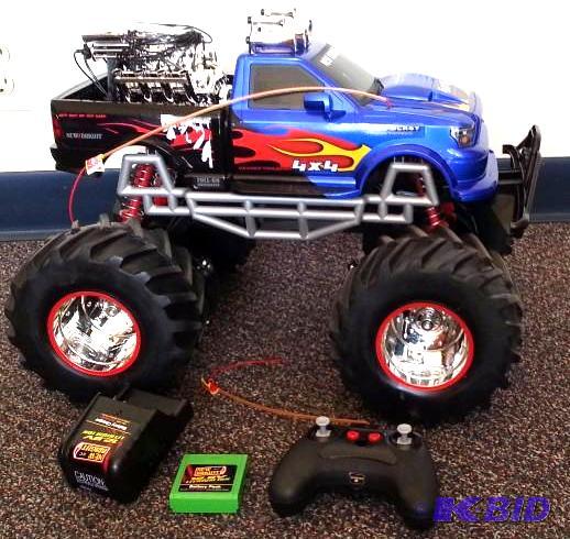 lot 4 image: New Bright 4X4 Radio Controlled