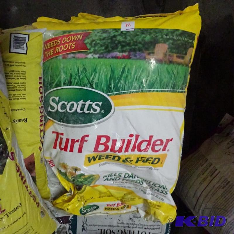 New bag of Scotts brand Turf Builder weed an...