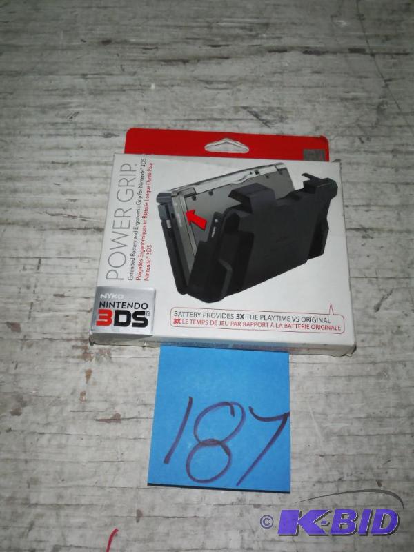 Nyko Power Grip Battery Life Extender for 3DS (batteries included)