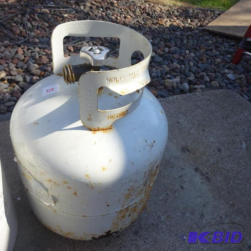 lot 12 image: 201B New Style PropaneTank...