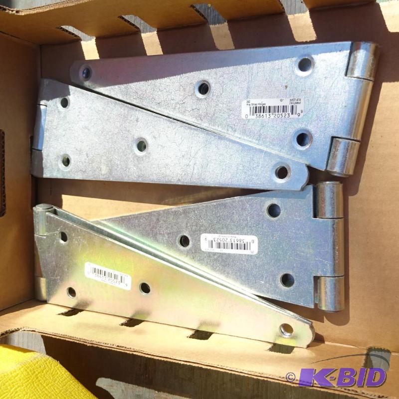 lot 196 image: 10&quot Heavy Strap Hinges...