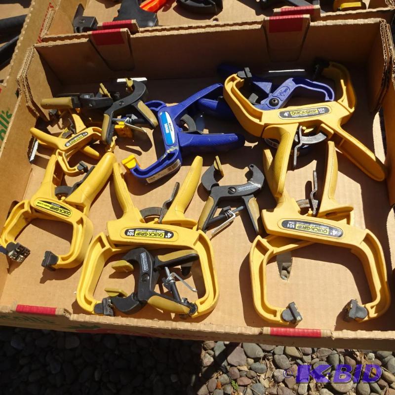 lot 200 image: Irwin Quick Grip Clamps...
