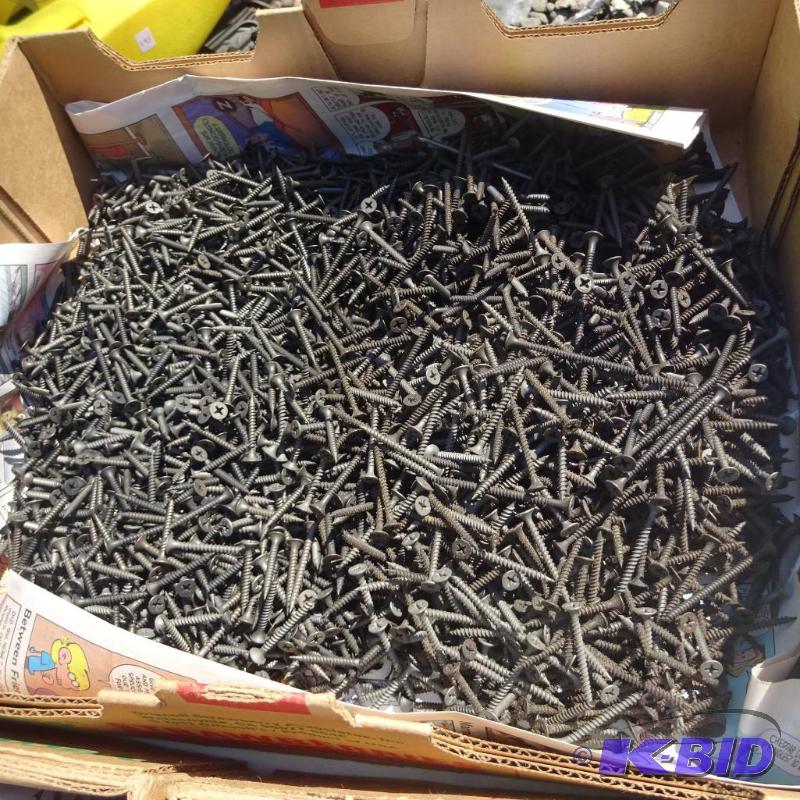 lot 216 image: Misc Sheet ROck Screws...