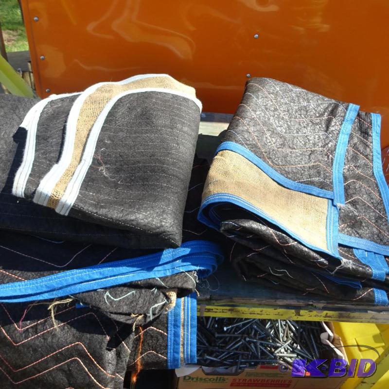 lot 219 image: 70 X 52 Moving Blankets, Qty 5...