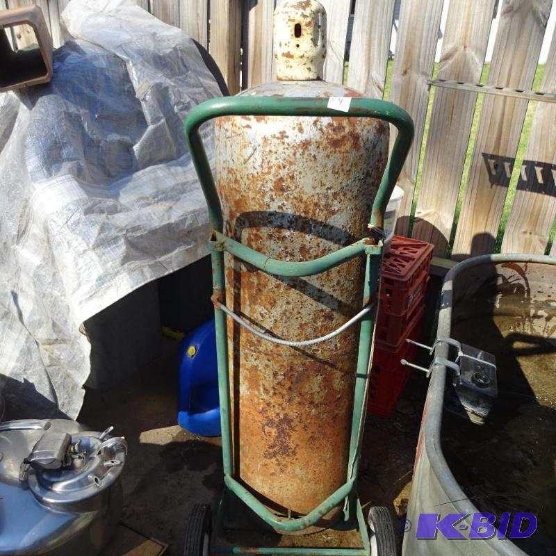 lot 24 image: 100 LP Tank with 2 Wheeler...