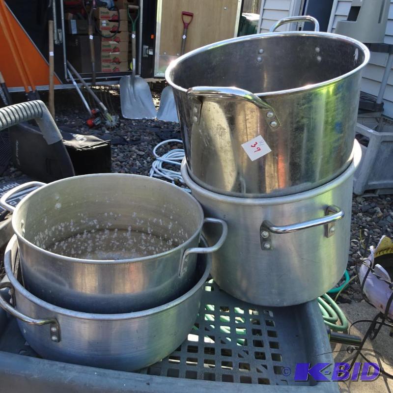 lot 39 image: 3 Aluminum and 1 Stainless Pot...