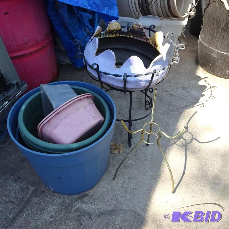 lot 43 image: Misc Flower Pots. Pot Holders...