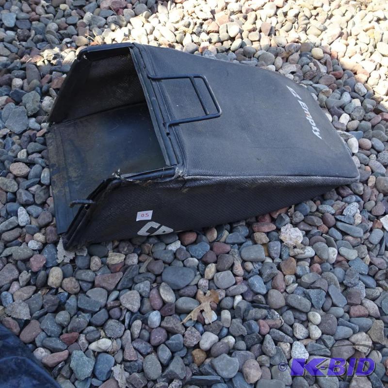 lot 50 image: Craftsman Push Mower Bagger...