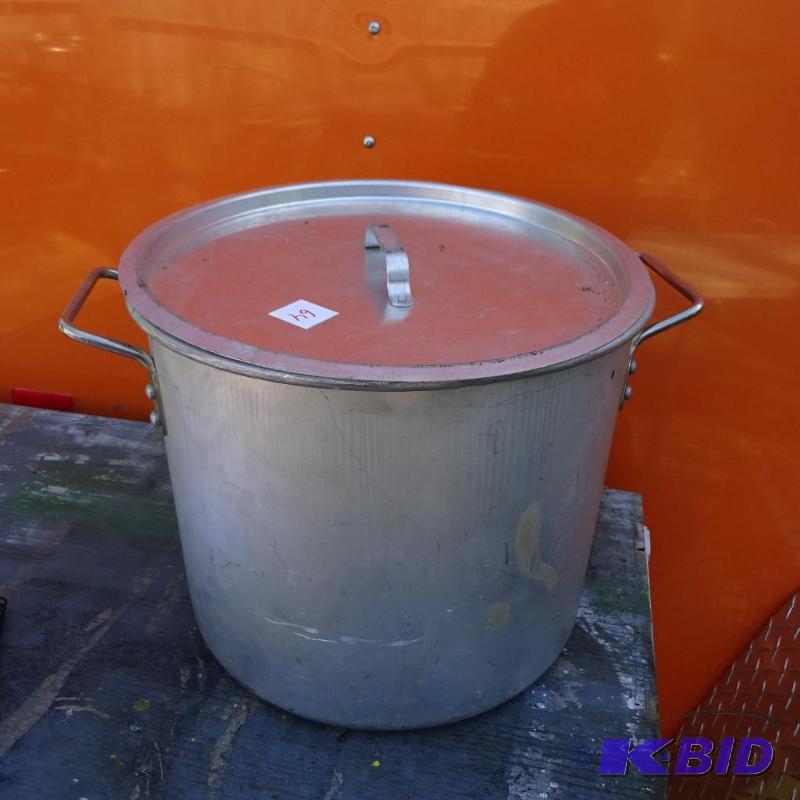 lot 64 image: Aluminum Stock Pot with Lid...