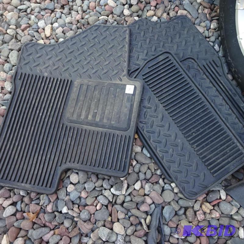 lot 66 image: 2011 Chevy Silverado Floor Mats. Extended Cab...