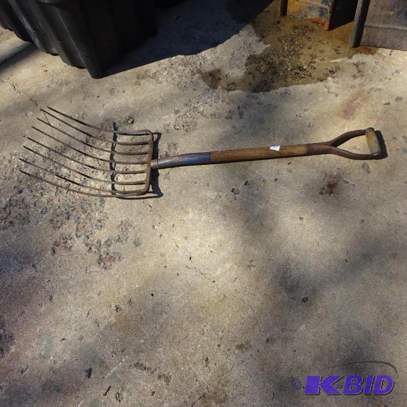 lot 72 image: Silage Fork...