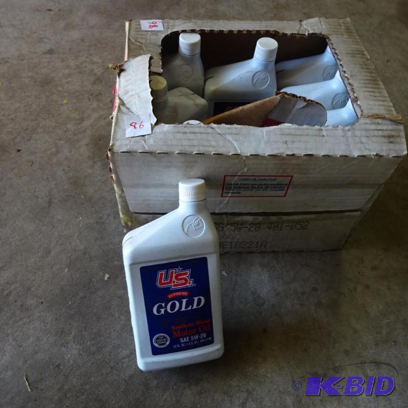 lot 86 image: US Gold 5W20 Oil 10 Qts....