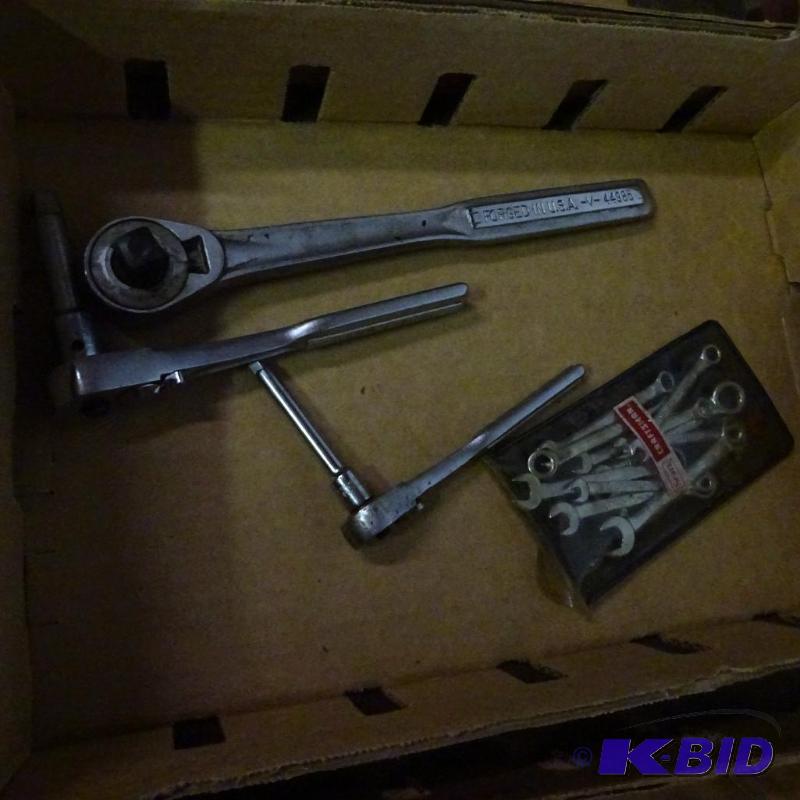 lot 110 image: Craftsman 12, 38, 14 Ratchets...