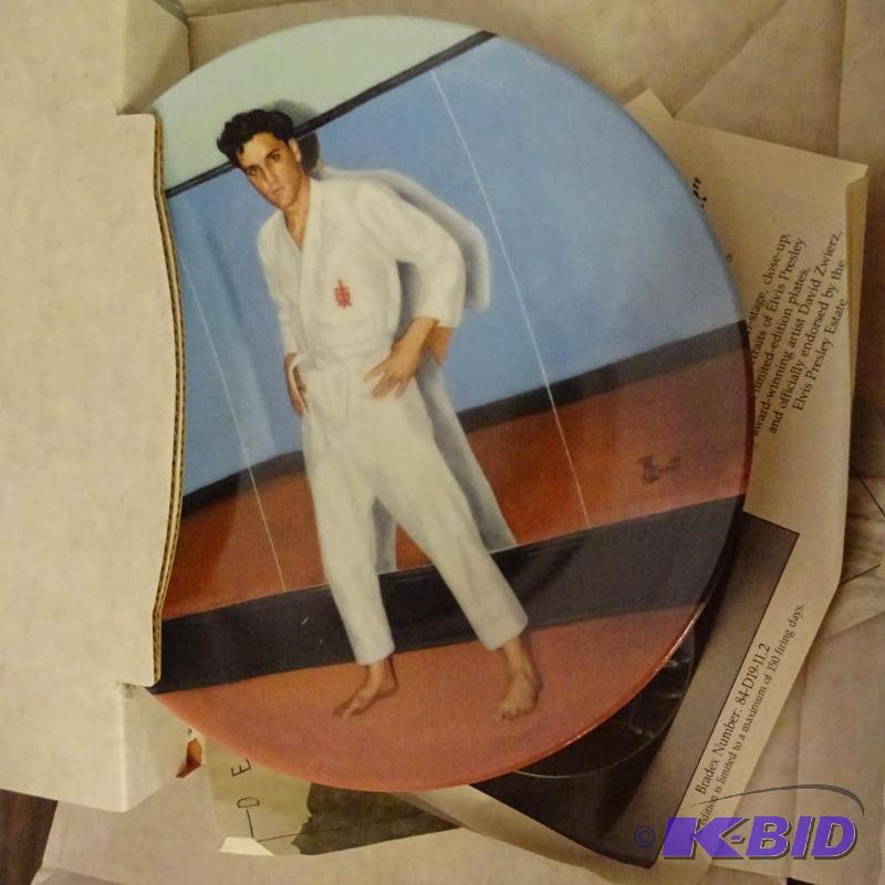 lot 137 image: Delphi Elvis Collector Plate, Comes with Cert...