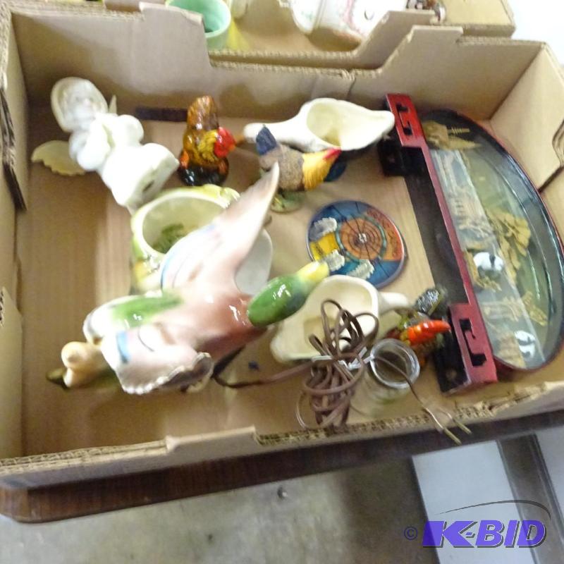 lot 153 image: Ceramic Duck Lamp, Misc Decor...