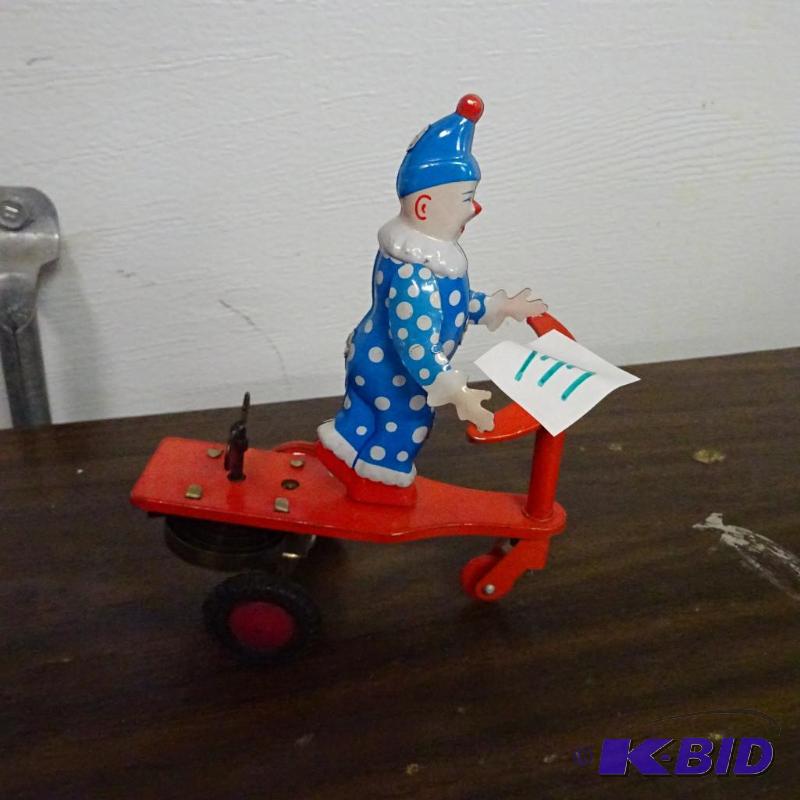 lot 177 image: VIntage Wind Up Clown Toy...