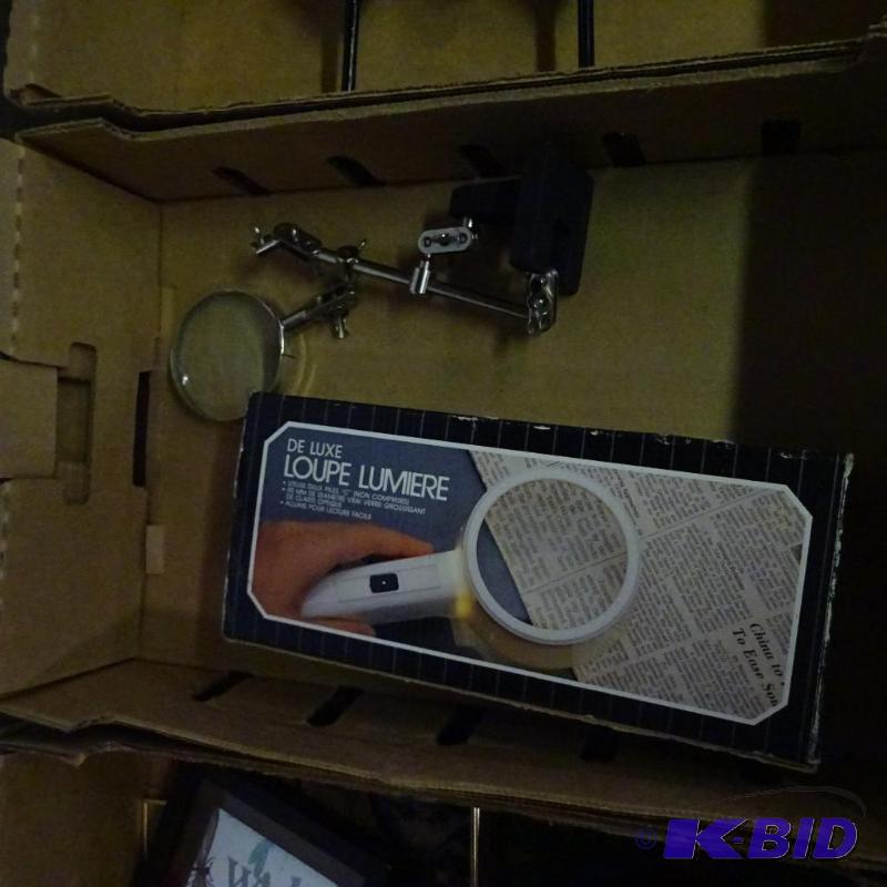 lot 184 image: Magnifier Light, Hobbyist Magnifying Stand...