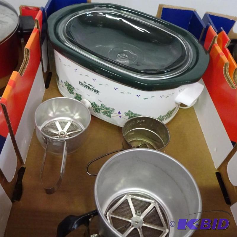lot 196 image: SIfters, RIval Crock Pot, Removeable Insert...
