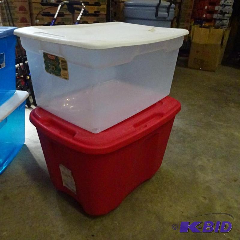 lot 22 image: 18 Gal and 58 qt. Tubs with Lids...