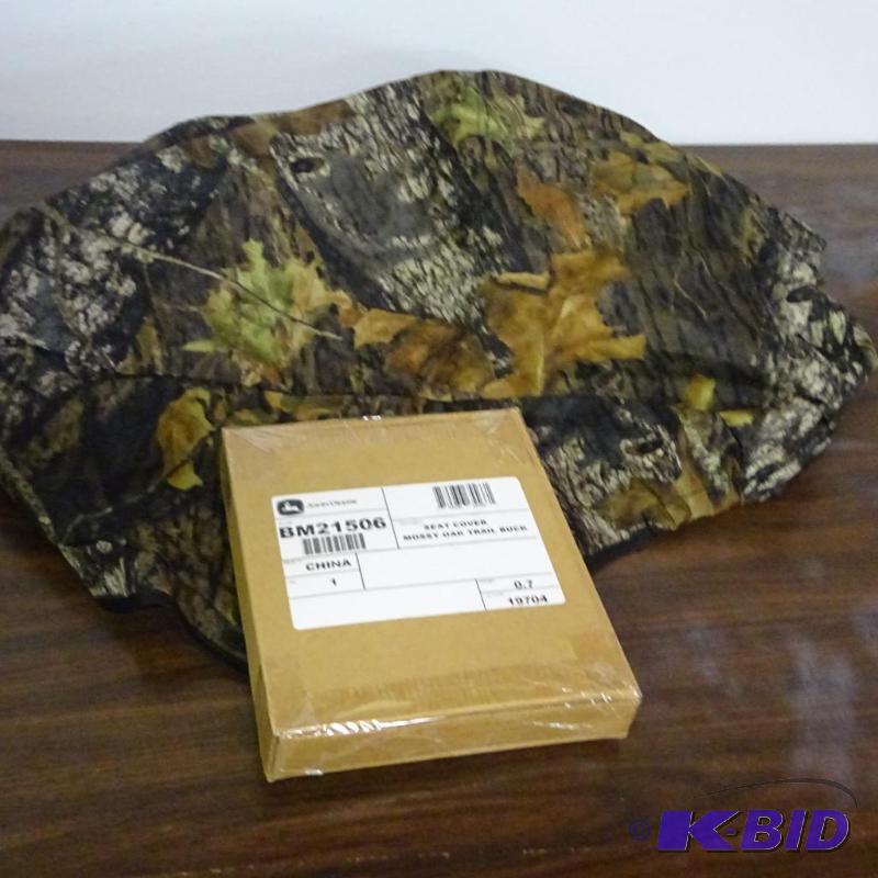 lot 30 image: SeatCover Mossy Oak Trail Buck. John Deere 4 ...