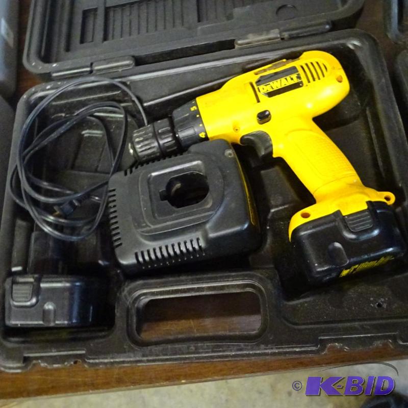 lot 57 image: Dewalt 12 Volt Drill 2 Batteries and Charger...