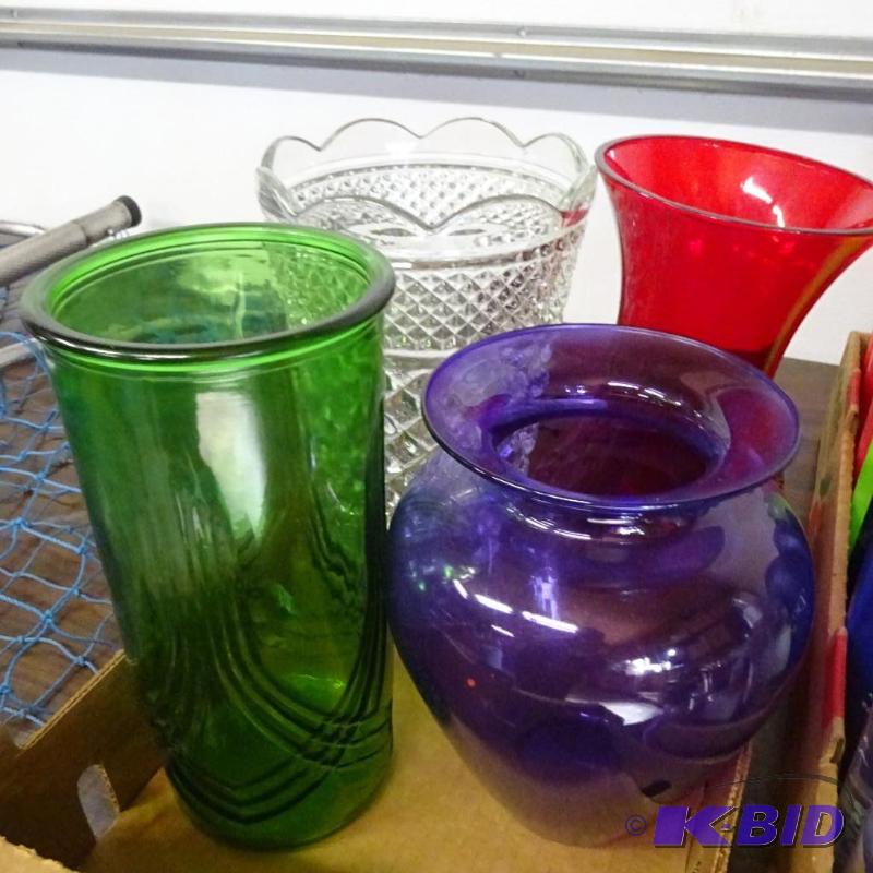 lot 85 image: Glass Vases...