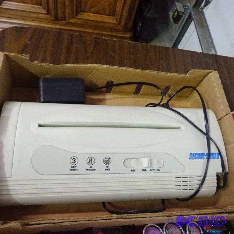 lot 92 image: Secure Shred Paper Shredder...
