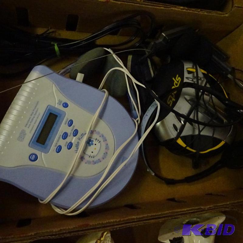 lot 95 image: 2 Portable CD Players, AM FM Headset...