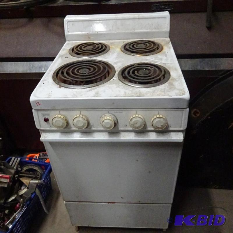 Roper Apartment Size Stove. 220 Volt...