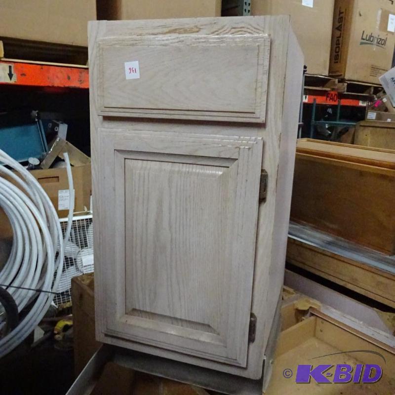 1 Door and 1 Drawer Cabinet 15 X 21 X 31...