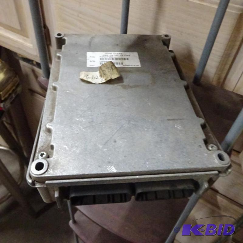 John Deere Engine Control L612V Part # RE507...